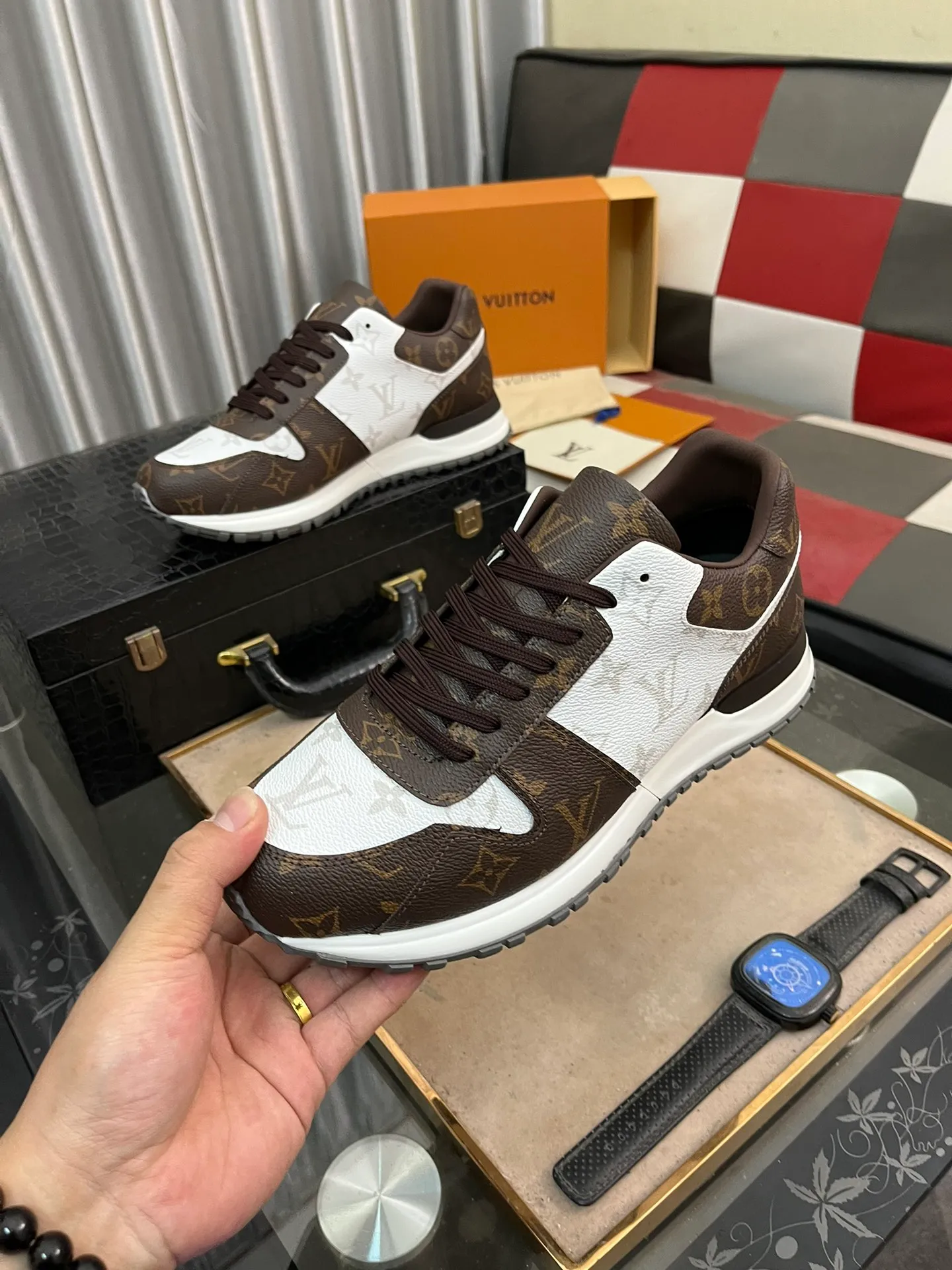 Men's shoes 💰540⌚️⌚️LV Louis Vuitton. The latest fashionable casual shoes are popular in physical stores. New spring and summer comfortable imported custom original cowhide, unique jacquard fabric element design. With sheepskin lining, Lv original base, [sun][sun] high-end packaging and high quality💪Details determine quality, code number 38-44